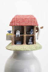 人形の家の壺
